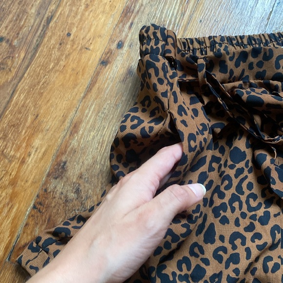 sienna sky light leopard print toe front shorts - Picture 4 of 5